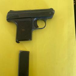 PISTOLET  SM 110 AUTOM PISTOLE, 1973, CALIBRE 8 MM PAK, d'alarme BON FONCTIONNEMENT