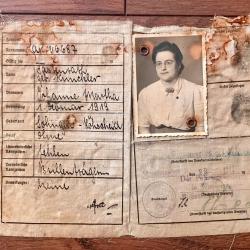 Passeport d'une femme allemande WW2 1944