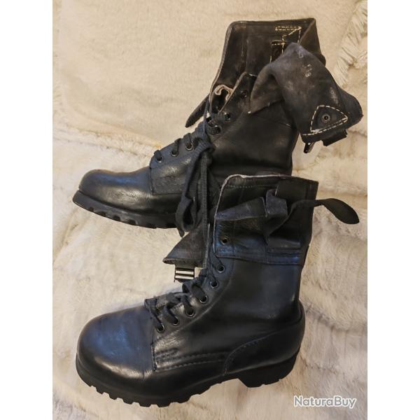 PAIRE DE RANGERS ARM�E TCH�QUE MODELE M-60