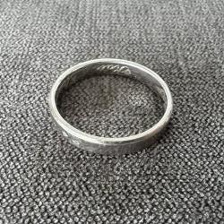 Tr&egrave;s grand anneau or blanc massif 18 carats - alliance - taille 67