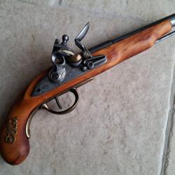 Pistolet an 9, reproduction non fonctionnelle