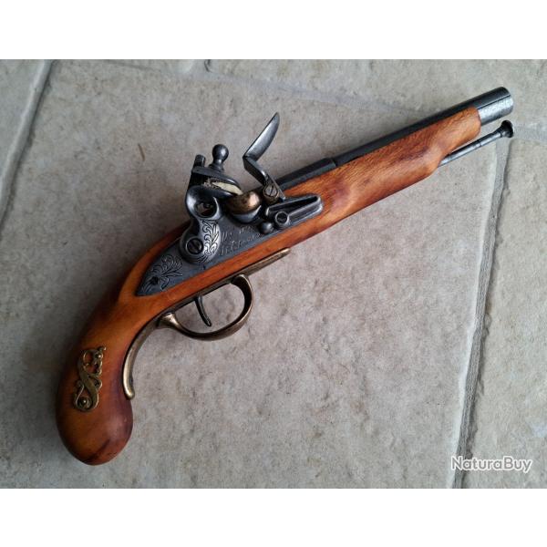 Pistolet an 9, reproduction non fonctionnelle