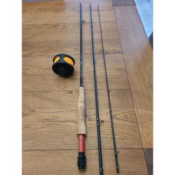 ENSEMBLE CANNE A MOUCHE ET MOULINET NEUF