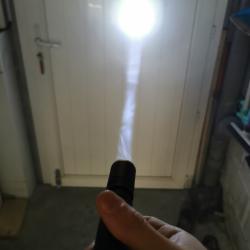 Lampe tactique zoomable 18650