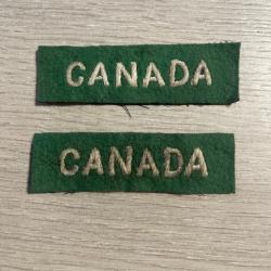 une paire d'attributs CANADA ww2