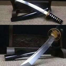 Tanto noir en acier T10 : Solide, tranchant rasoir