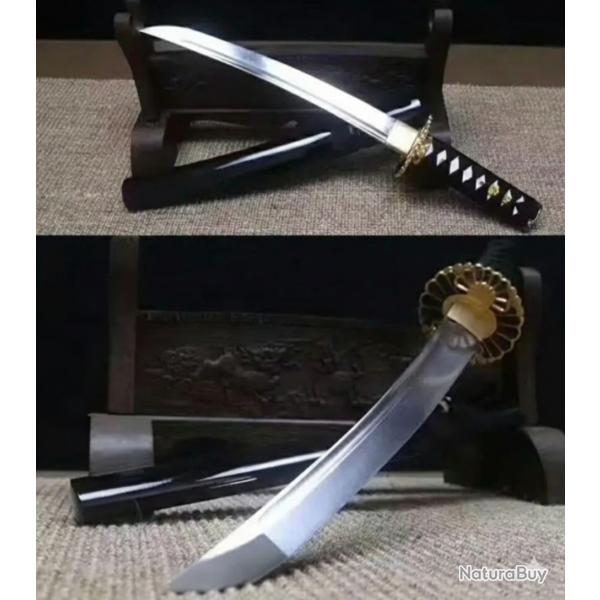 Tanto noir en acier T10 : Solide, tranchant rasoir