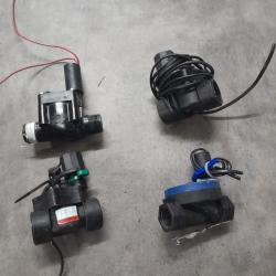 4 electrovannes pour conduite eau 24 volts continu.