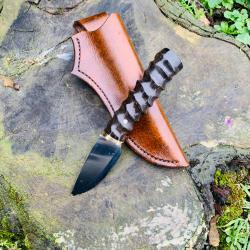 couteau d'artisan &agrave; d&eacute;pecer skinner / corne d'antilope / acier 80crv2