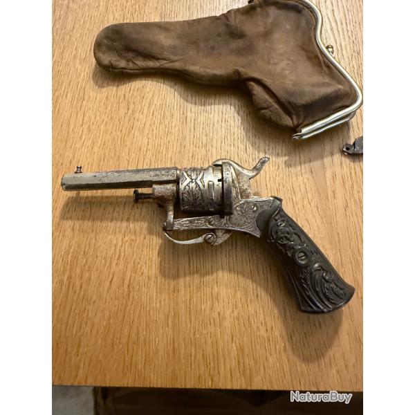 Revolver � broche