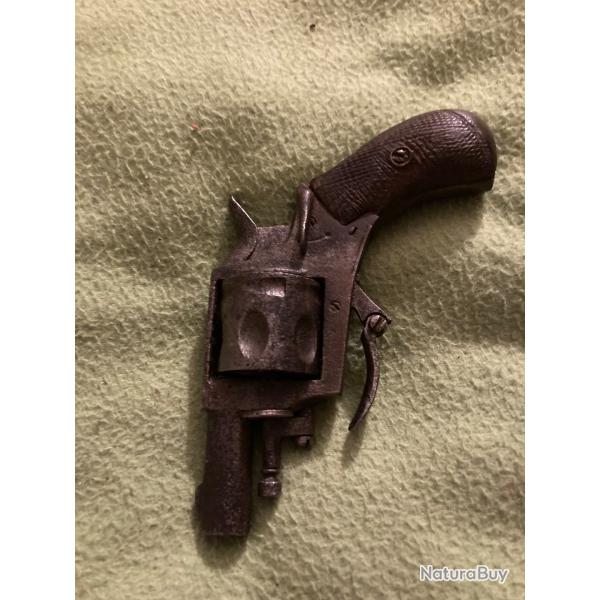 Revolver type bulldog � r�parer ou pour pieces