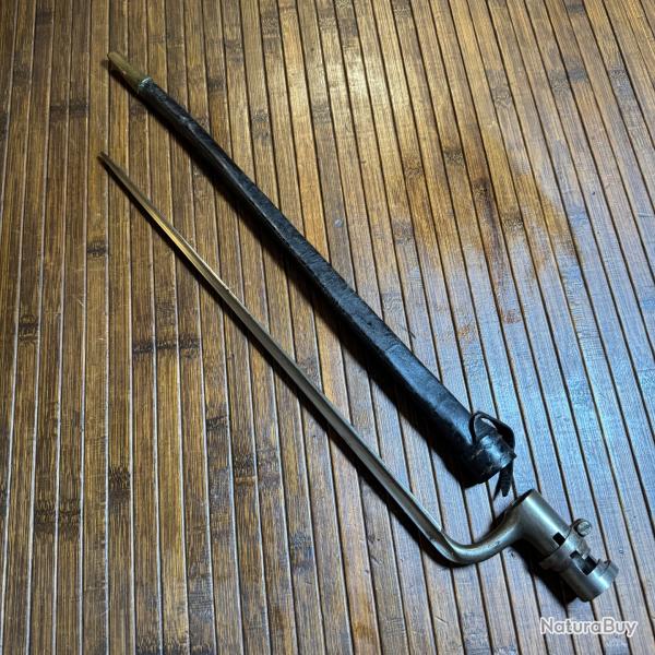 BELLE BA�ONNETTE A DOUILLE AN lX  - 1777 DANS SON FOURREAU - R�GLEMENTAIRE ARM�E FRAN�AISE