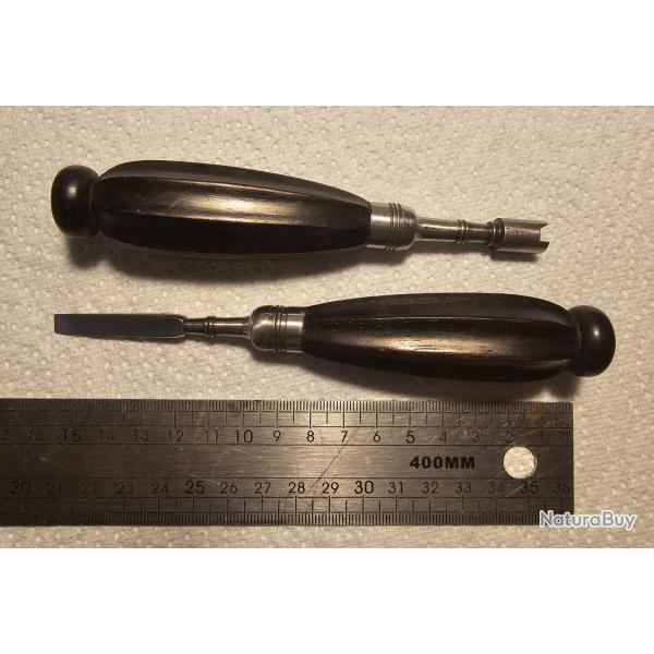 Ensemble de tournevis et d�monte chemin�e pour coffret