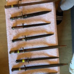 Lot de 8 ba&iuml;onnettes