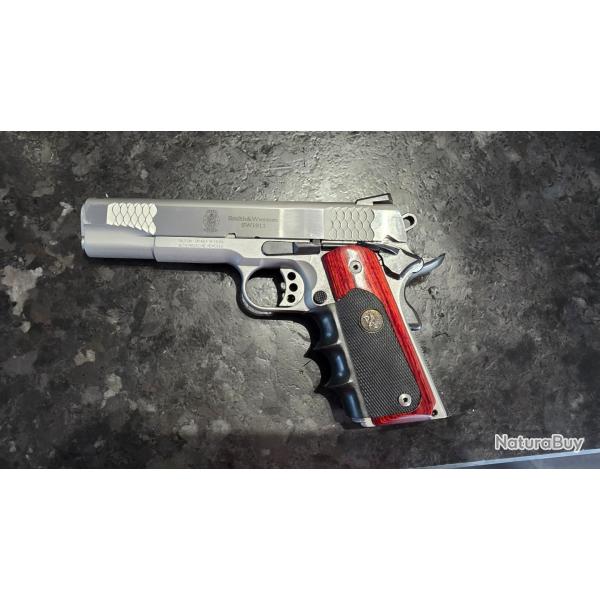 Smith & Wesson 1911 E-Series 45 ACP