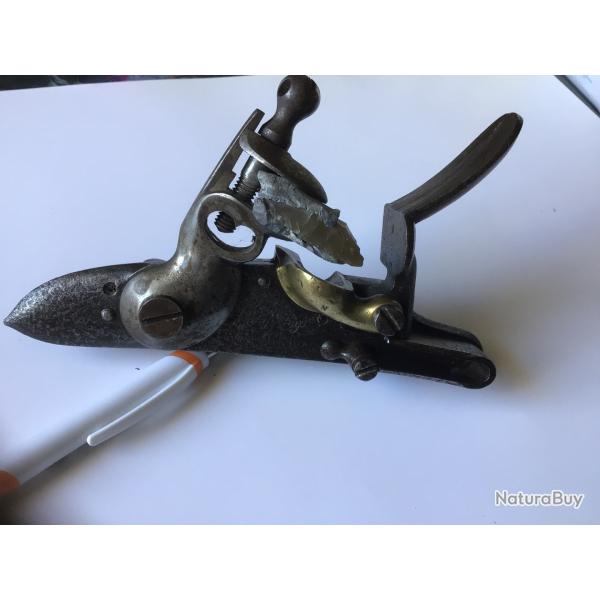 VENDU PAR LE-CUIRASSIER PLATINE COMPLETE DE FUSIL A SILEX MODELE AN9 -1777-DRAGON -1822 D'ORIGINE