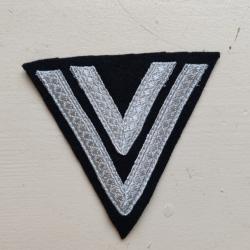 INSIGNE DE BRAS DE CAPORAL-CHEF MODELE FOND NOIR