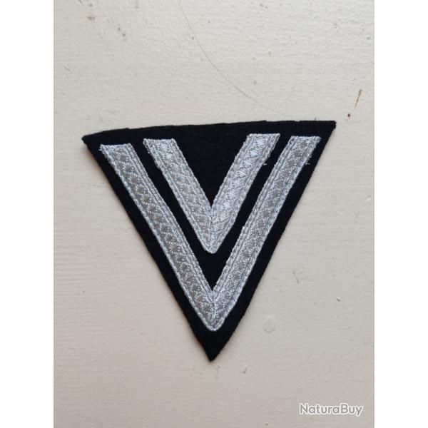 INSIGNE DE BRAS DE CAPORAL-CHEF MODELE FOND NOIR