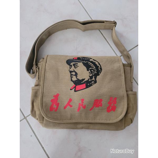 Belle musette militaire de l'arm�e Chinoise dans un �tat neuf.