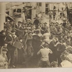Carte postal soldat marin &agrave; bord guerre 14/18 WW1