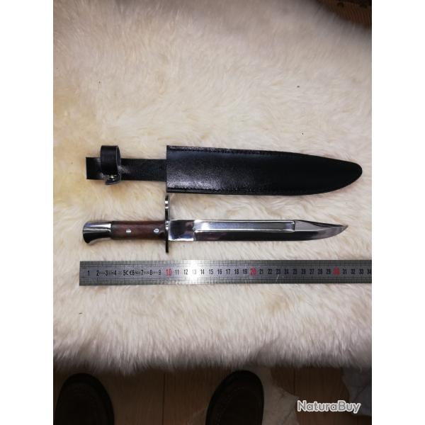 Dague de chasse avec �tui en cuir