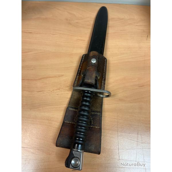 Tr�s belle ba�onnette Suisse avec le fourreau.N2.