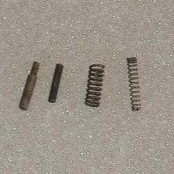 Lot de petites pi&egrave;ces de revolver S&W 37 Airweigth en 38sp