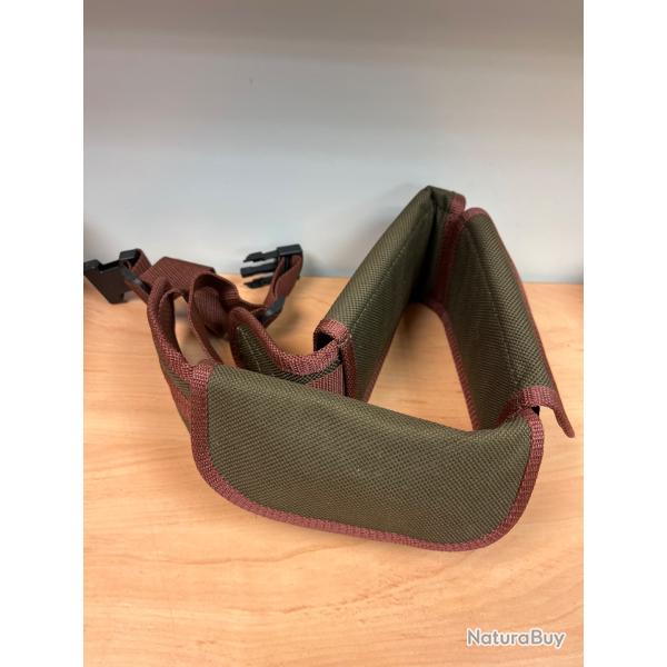 Cartouchi�re en Cordura presque neuve.
