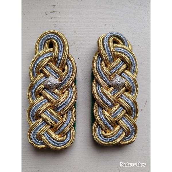 PAIRE DE PATTES D �PAULE DE LIEUTENANT GENERAL  DE LA POLICE DE S�CURIT�