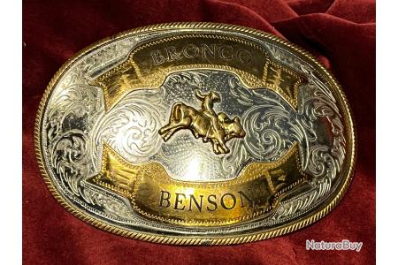 Jinete Bucking Del Bronc Del Rodeo Fotografía editorial - Imagen de