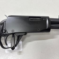 !! NEUVE !! CARABINE ROSSI GALLERY SYNTHETIQUE A POMPE CALIBRE 22LR .