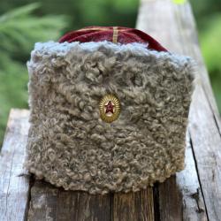 chapeau ancien Papakha ex arm&eacute;e sovietique URSS ou CCCP taille 57