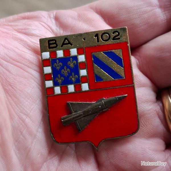 INSIGNE BA 102 DIJON ( MODELE ANCIEN - Mirage III C - EMAIL )