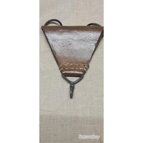 Triangle en cuir Fran�ais pour brelage de combat ORIGINAL  N'1