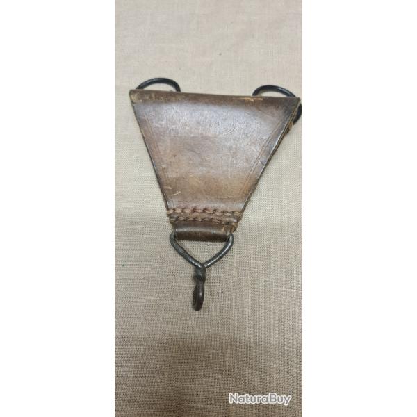 Triangle en cuir Fran�ais pour brelage de combat ORIGINAL  N'2