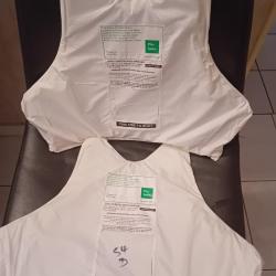 Ench&egrave;re lot de 2 plaques balistiques contre les armes de poings et les lames 43X32 cm