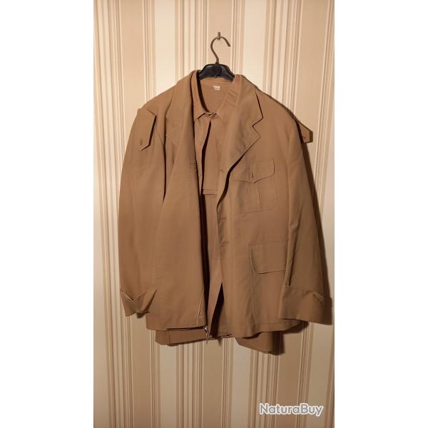 Ensemble veste  , chemise et pantalon d'officier fran�ais  , ann�es 1965