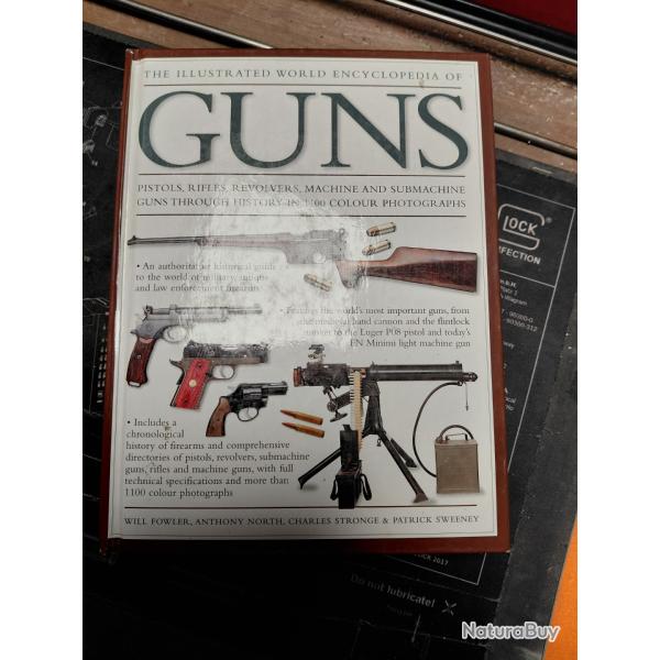 "GUNS"Vends livre g�n�raliste sur les armes