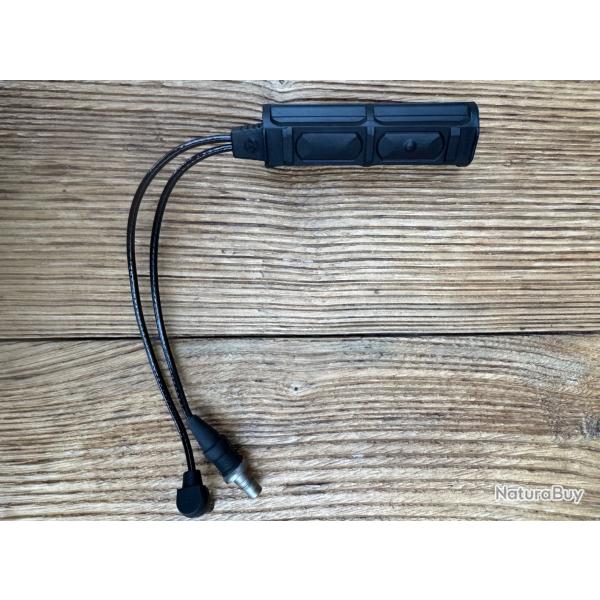 Switch Surfire Commande d�port�e double - montage rail Picatinny - lampe & laser