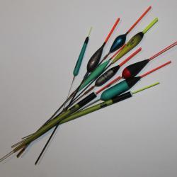 Lot 1: de 10 flotteurs