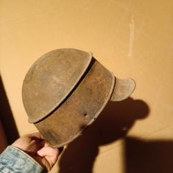 Casque de pompier en tole