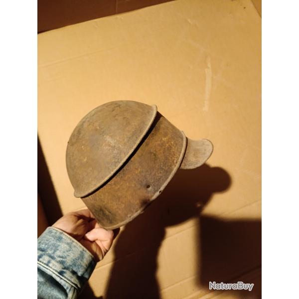 Casque de pompier en tole