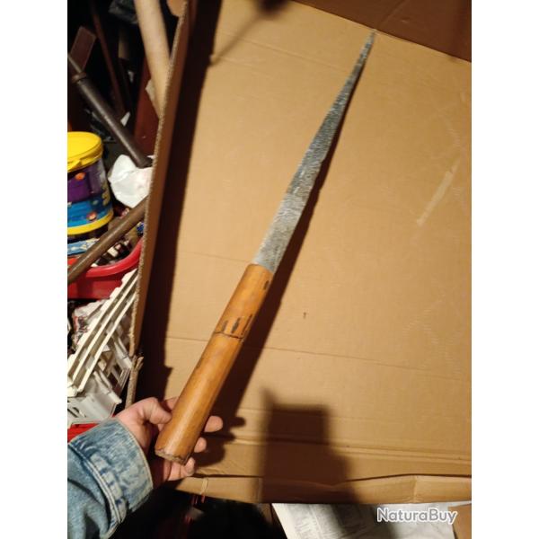 Arme blanche artisanale