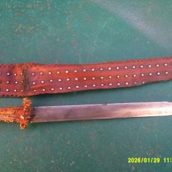 Dague artisanale de chasse a cour pour servir les gros gibiers