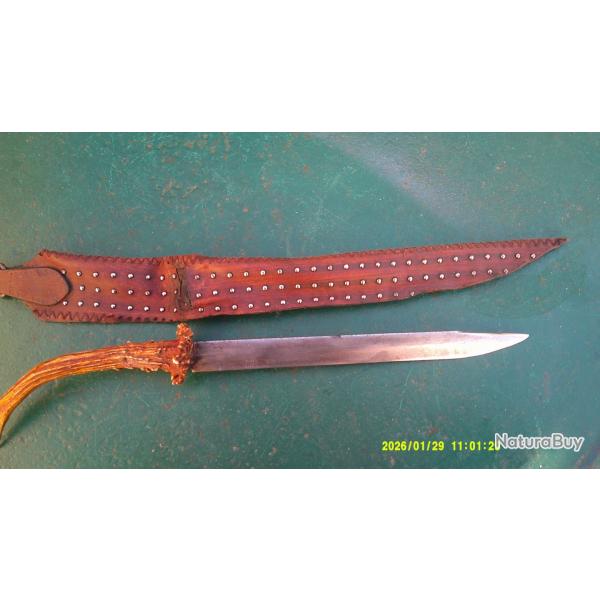 Dague artisanale de chasse a cour pour servir les gros gibiers