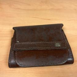 Etuis en cuir vintage pour munition diff&eacute;rent calibres.