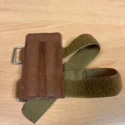 Etuis en cuir vintage pour munition diff&eacute;rent calibres. N8