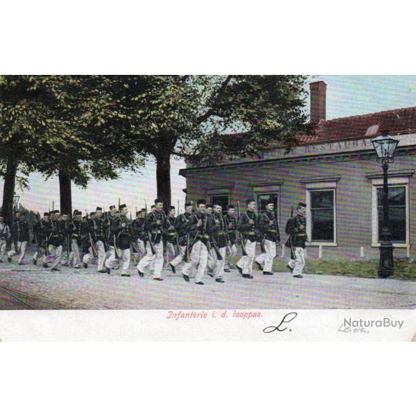 CPA - Infanterie i. d. looppas N�7301