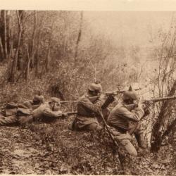 CPA - Schleichwache an der Aisne.wobei ofters eine Anzahl Franzosen gefangen genommen wird -N&deg;7304