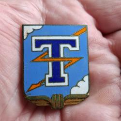 INSIGNE BASE AERIENNE 203 CENON ( DRAGO - A 918 - EMAIL GRAND FEU )